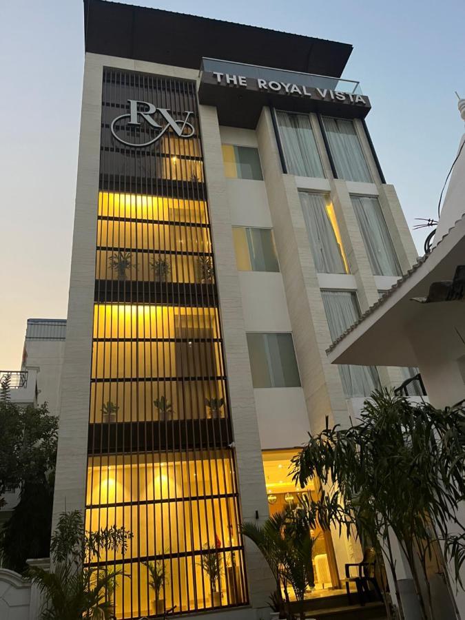 Hotel The Royal Vista バラナシ エクステリア 写真