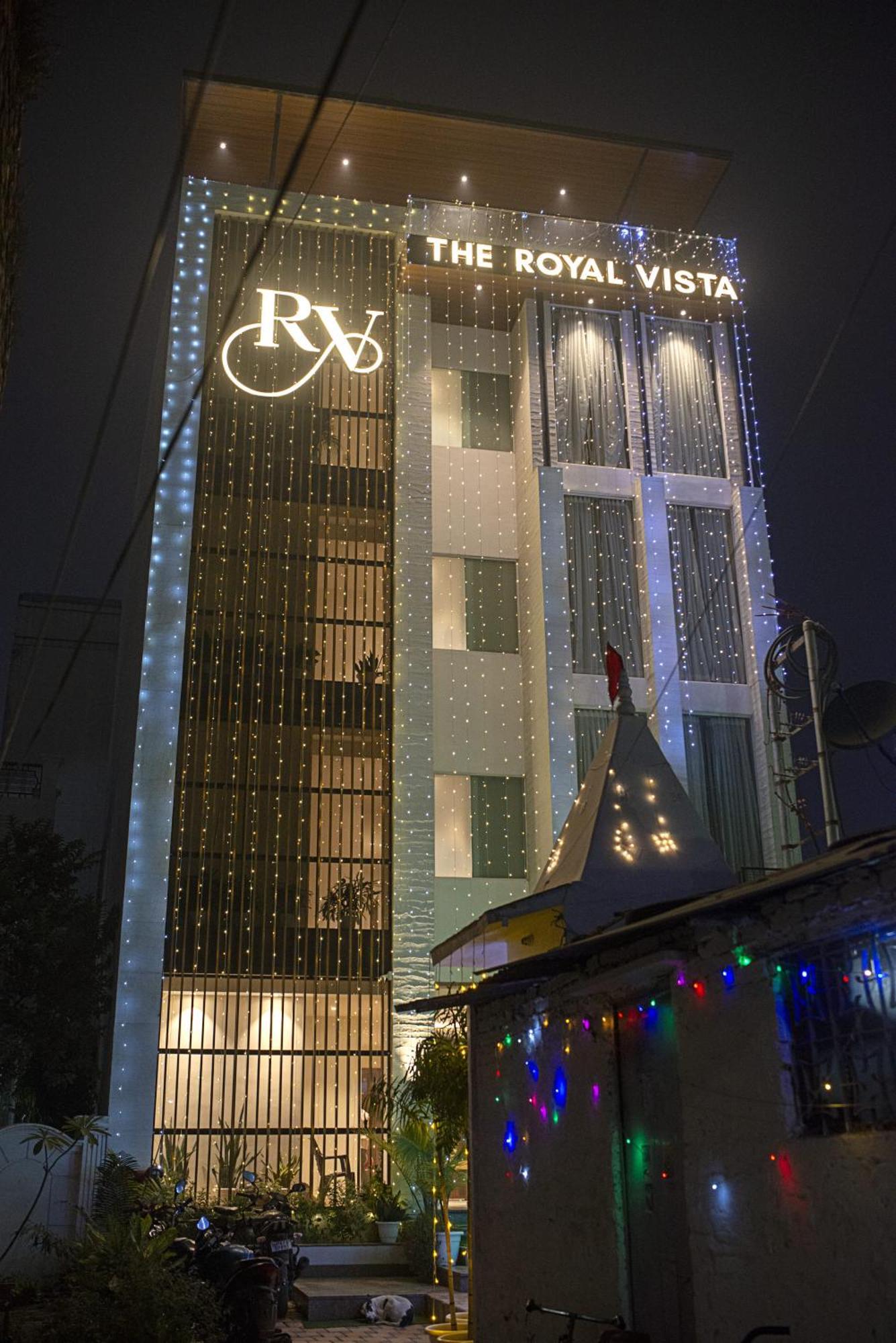 Hotel The Royal Vista バラナシ エクステリア 写真