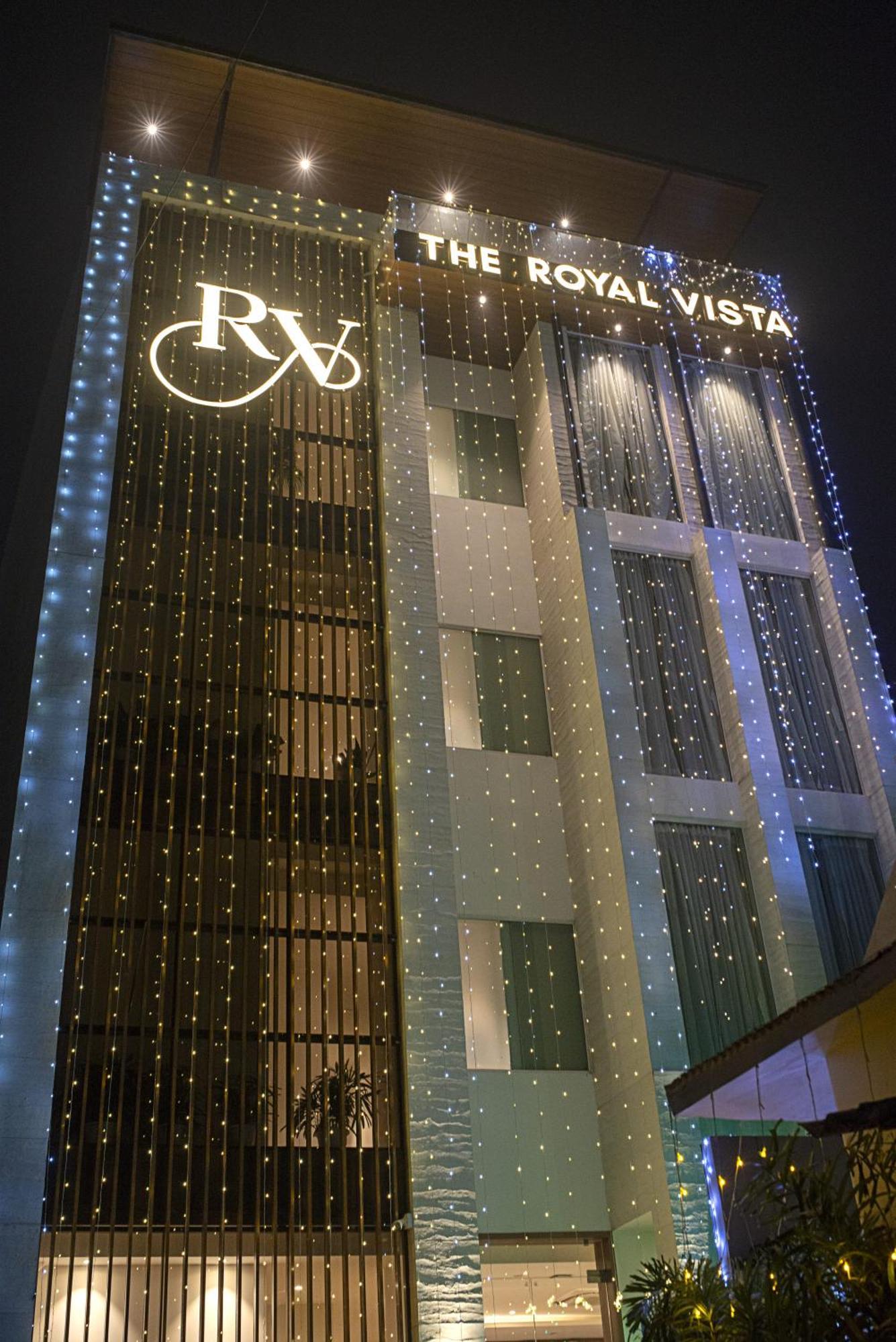 Hotel The Royal Vista バラナシ エクステリア 写真